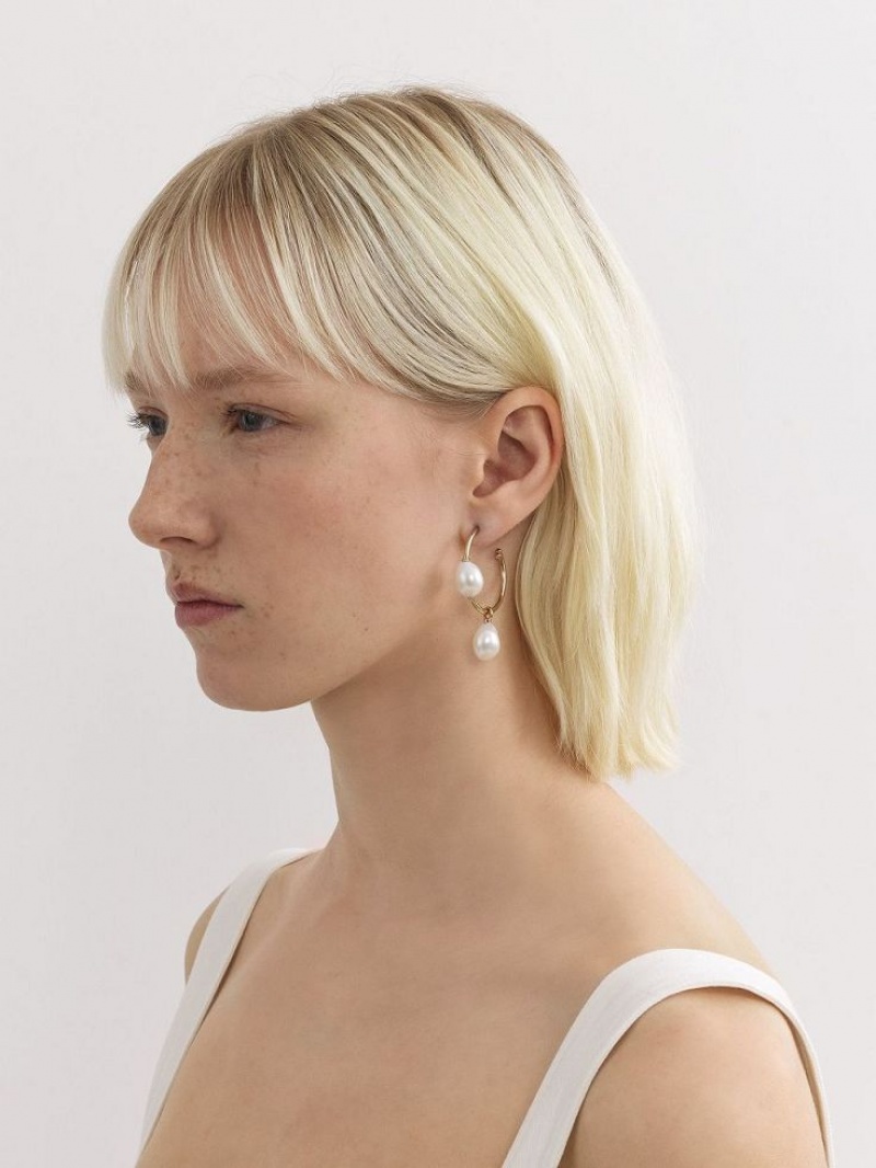 Chloe Darcey Hoop Earrings Pearl | CHE-SR14442